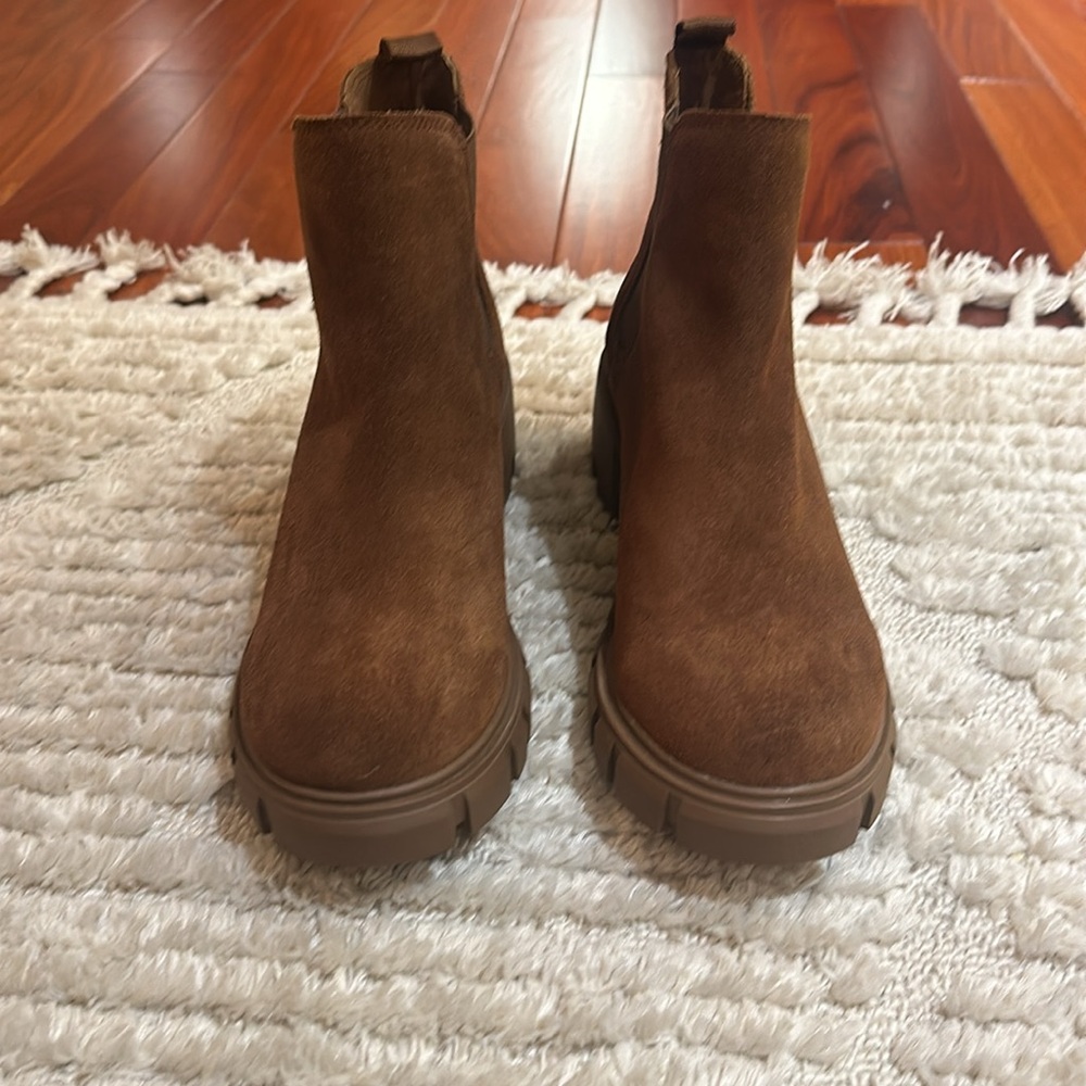 New Steve Madden suede Chelsea lug boot - Picture 2 of 5